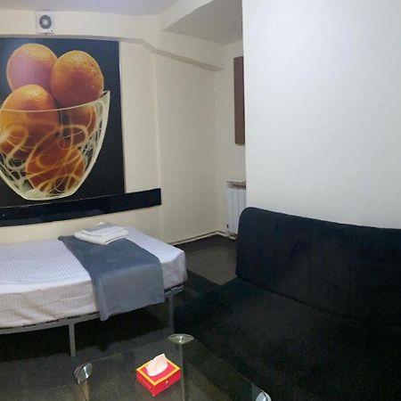 Enigma Hostel Yerevan Bagian luar foto