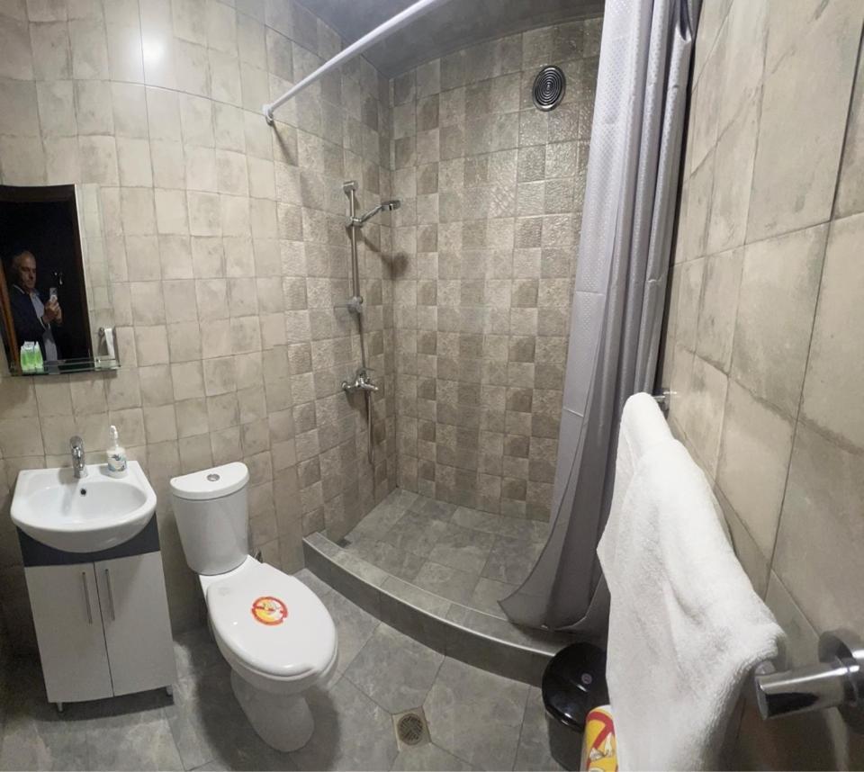 Enigma Hostel Yerevan Bagian luar foto