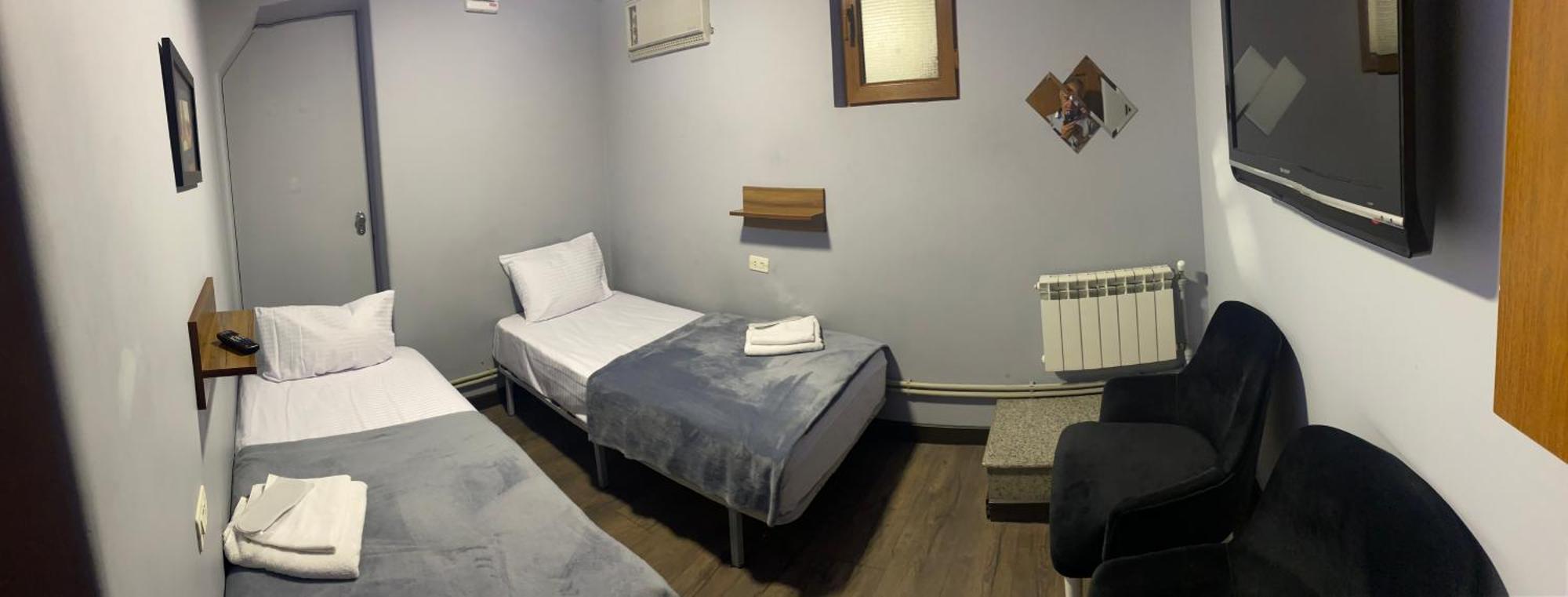 Enigma Hostel Yerevan Bagian luar foto
