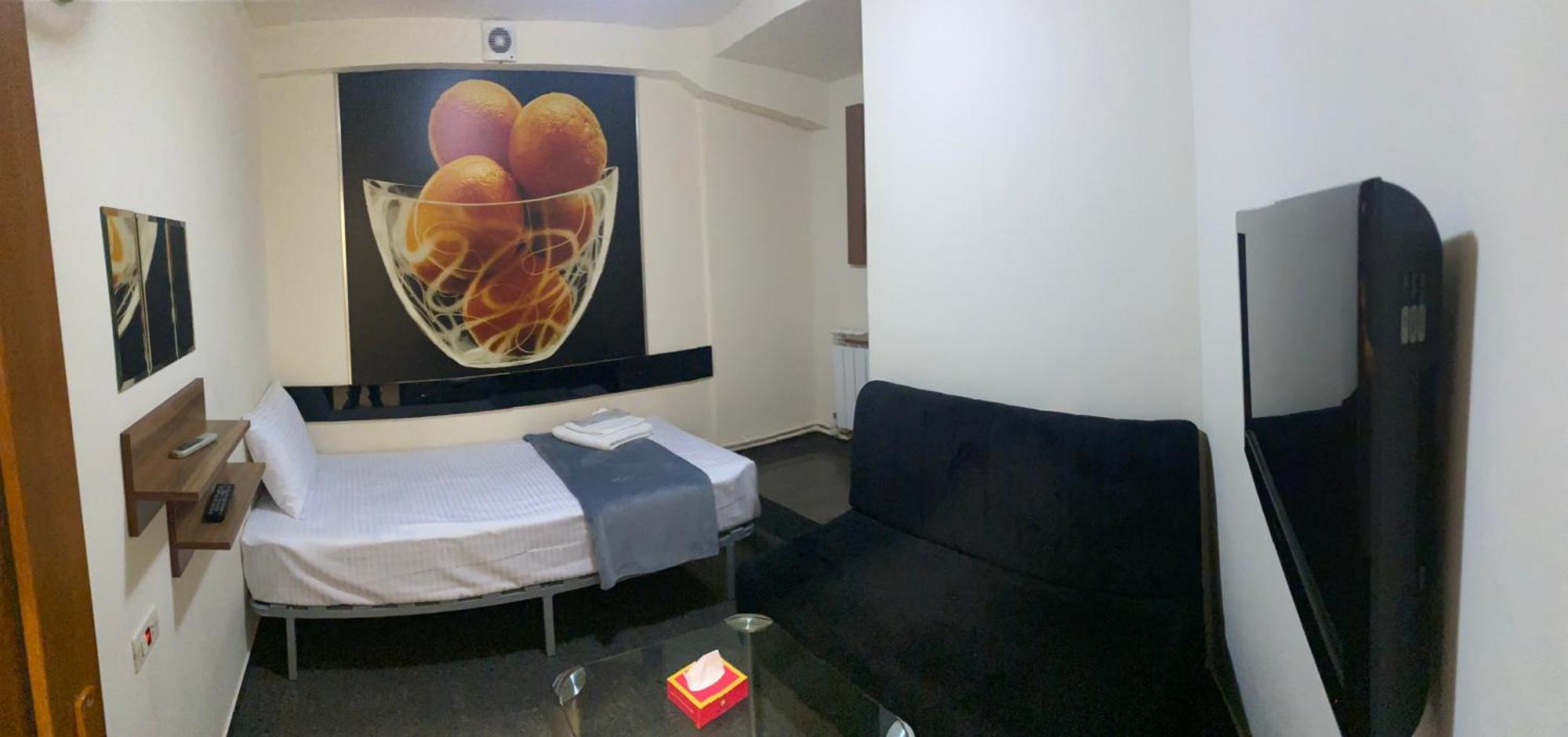Enigma Hostel Yerevan Bagian luar foto